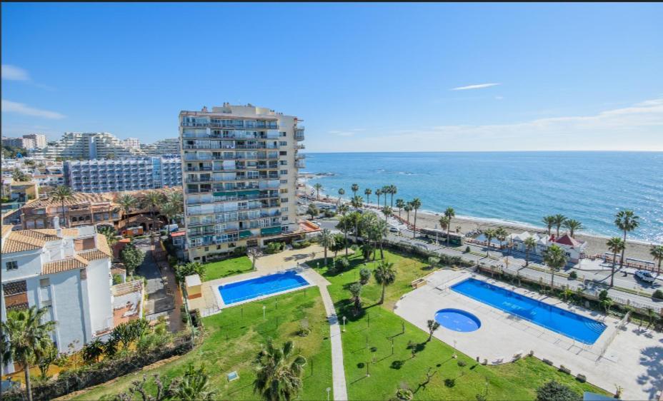 Maravilloso Apartamento En Primera Línea De Playa Benalmádena Exterior foto